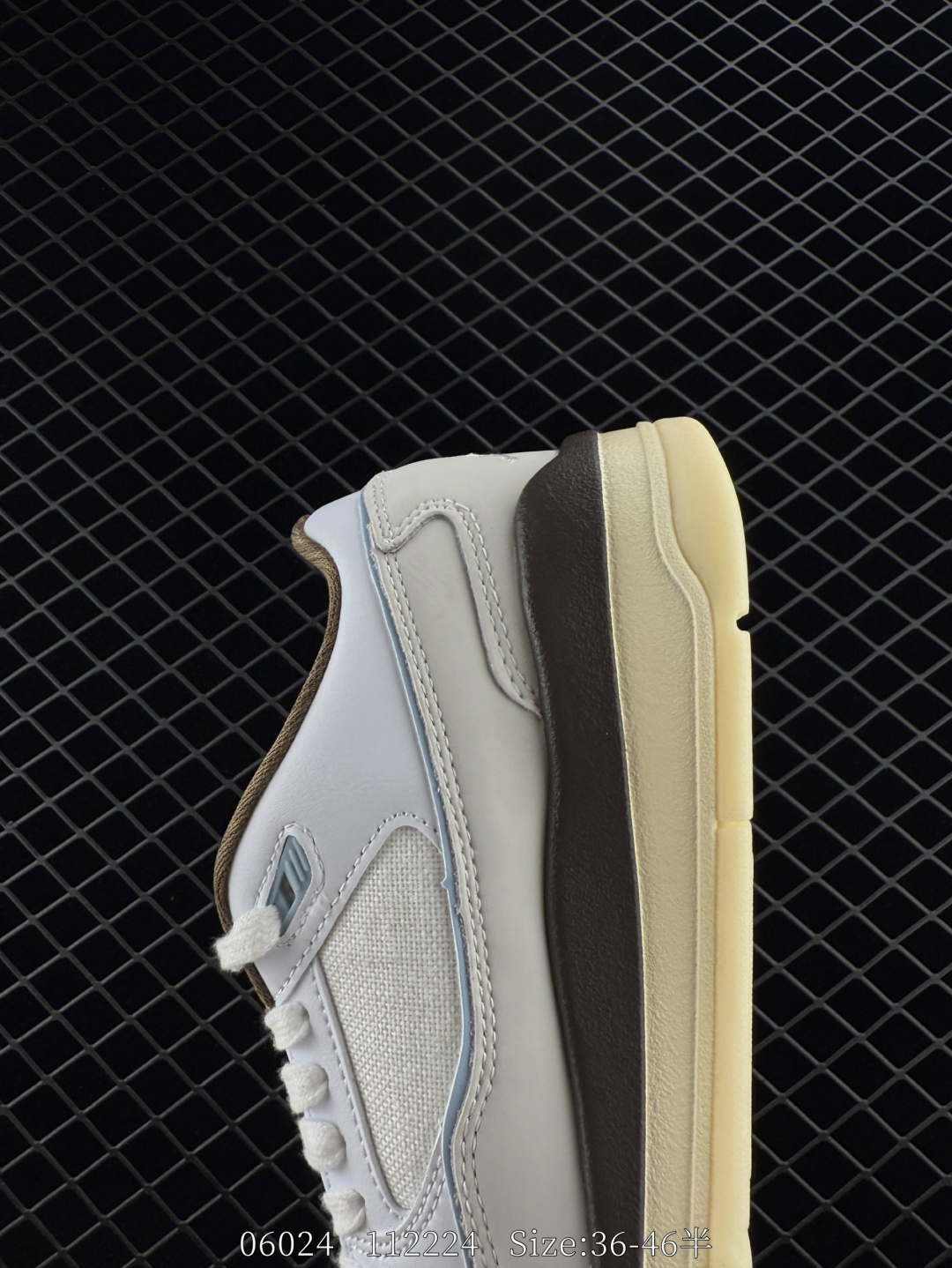 Air Jordan 4 Retro Flight Court